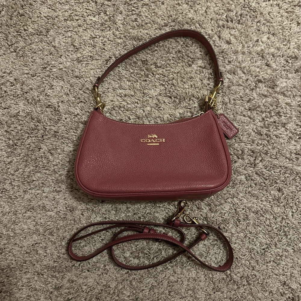 coach mauve shoulder bag
